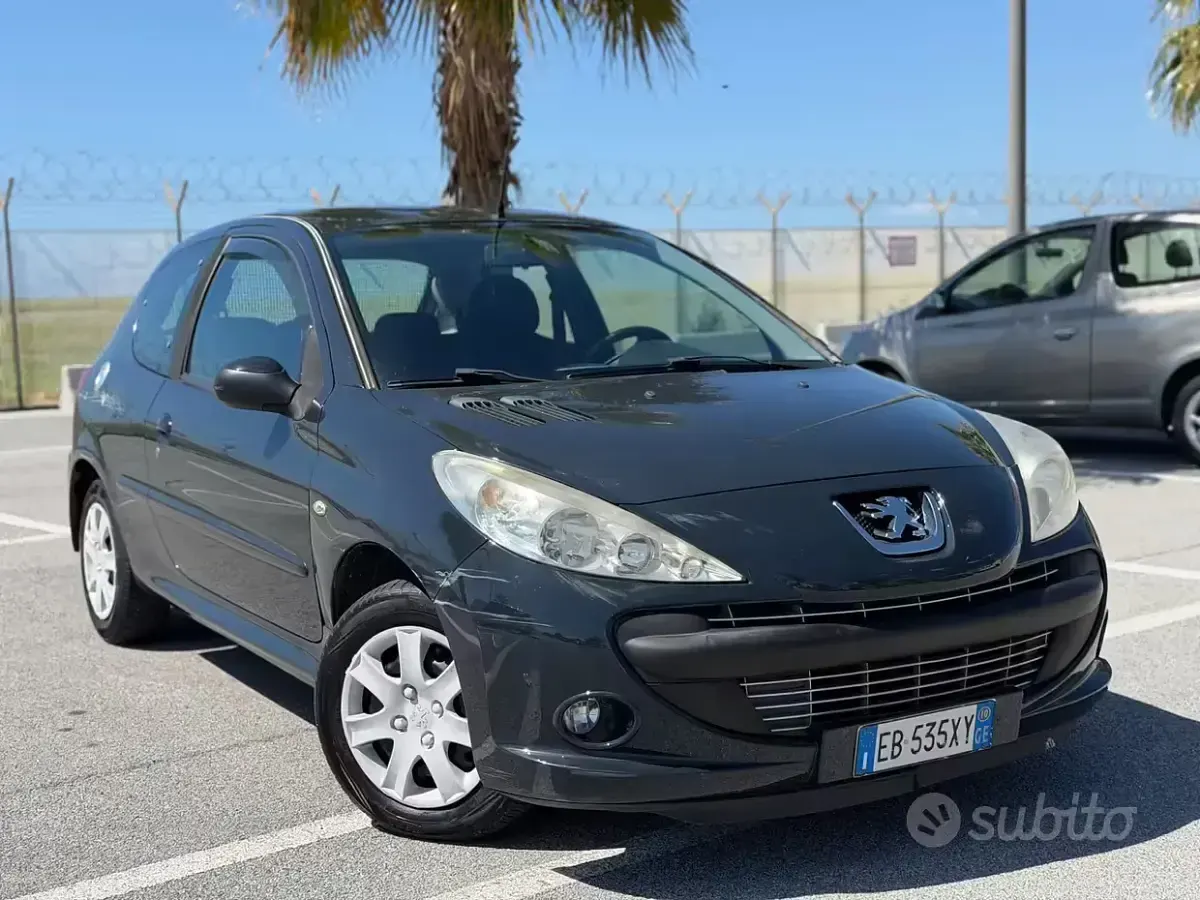 Begagnad Peugeot 206 60 HK (44 kW) 2010 Grå Sedan