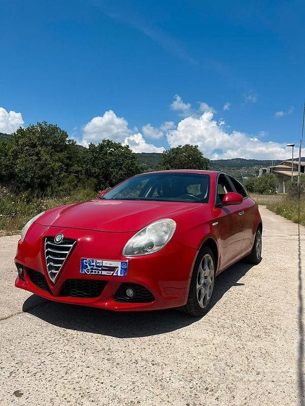 Usata Alfa Romeo Giulietta 105 CV (77 kW) 2011 Rosso Utilitaria