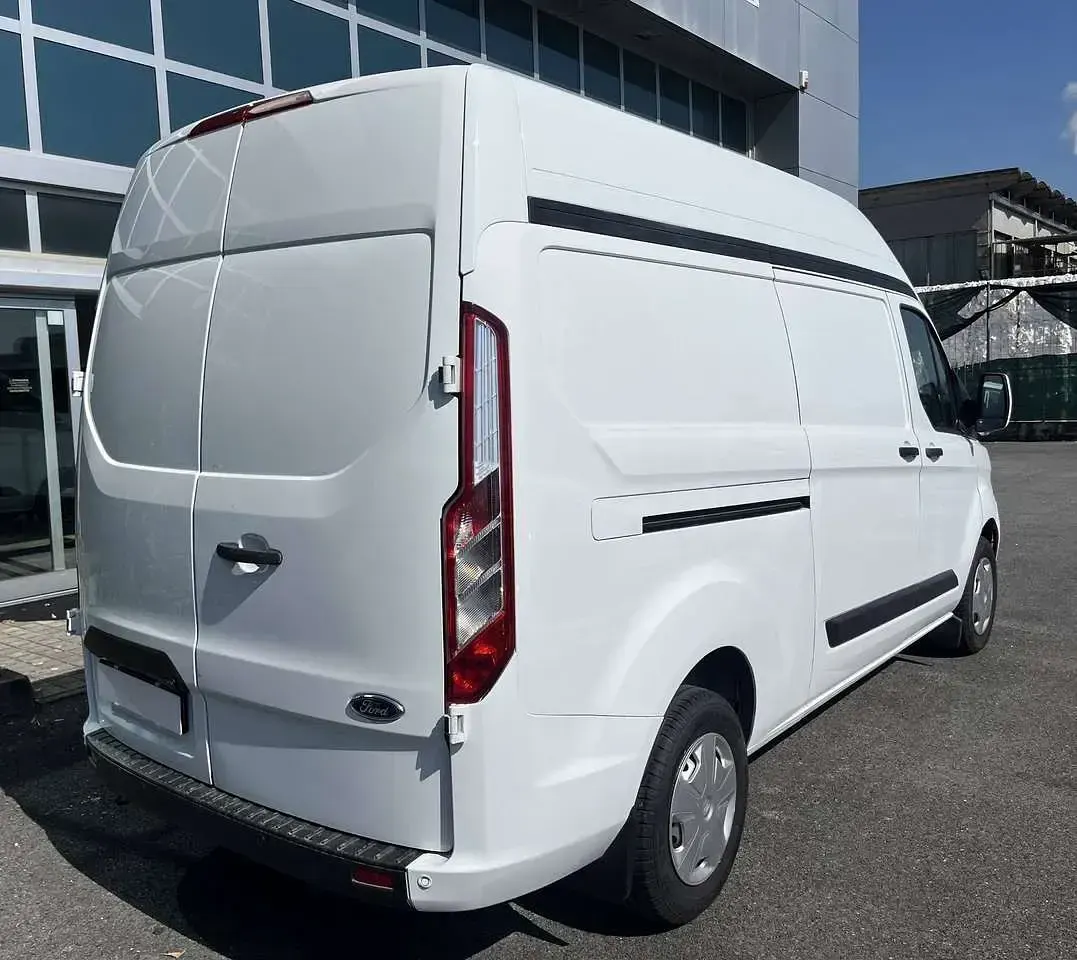 Usata Ford Transit Custom 170 CV (125 kW) 2021 Frozen white Furgone