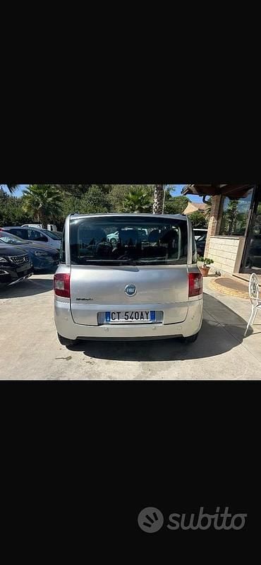 Usata Fiat Multipla 120 CV (88 kW) 2007 Grigio Monovolume