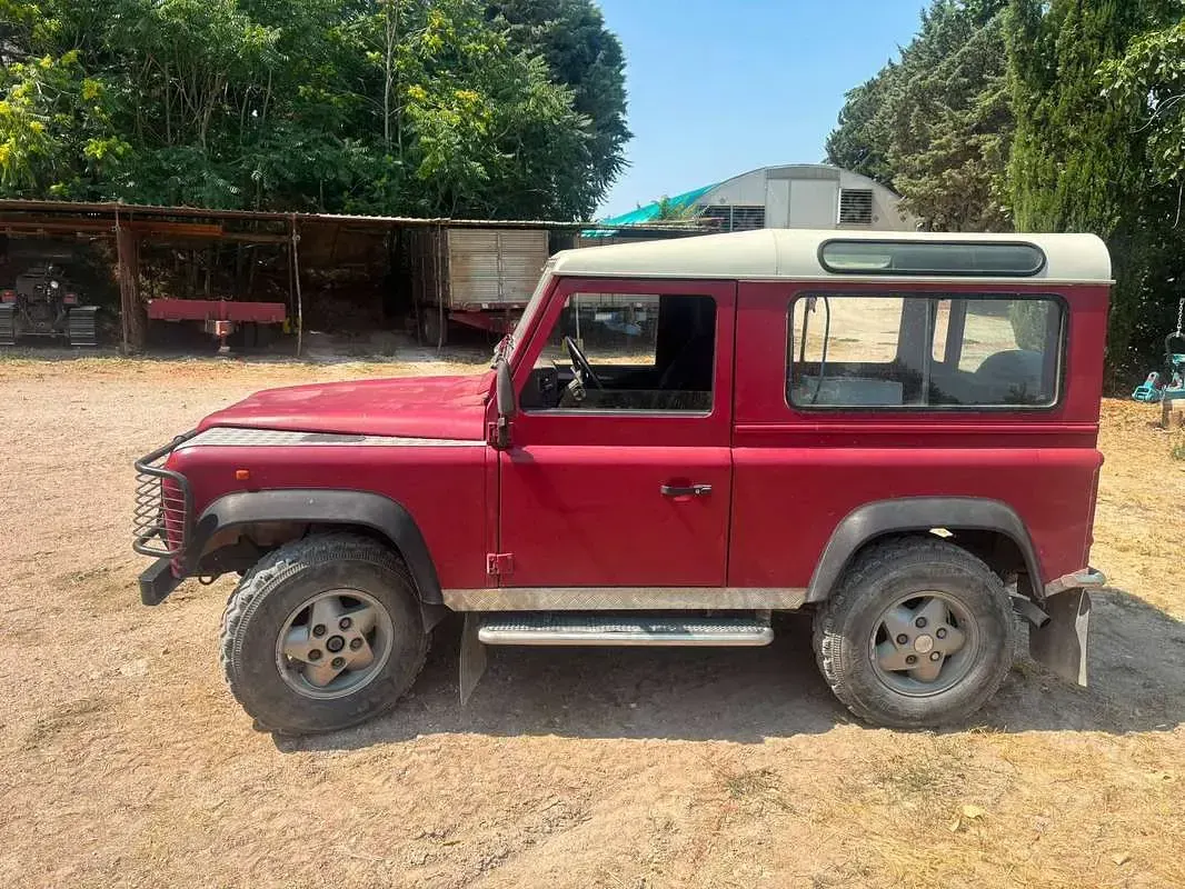 Usata Land Rover Defender 86 CV (63 kW) 1990 Rosso SUV