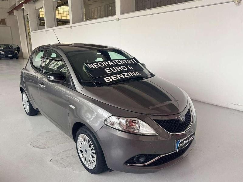 Usata Lancia Ypsilon Platinum 69 CV (50 kW) 2018 Nero Utilitaria