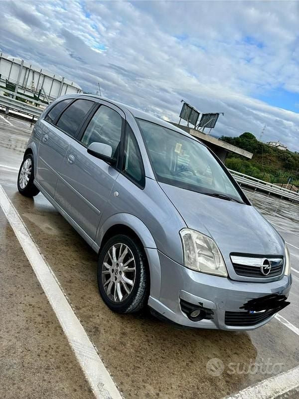 Usata Opel Meriva 75 CV (55 kW) 2012 Grigio Monovolume