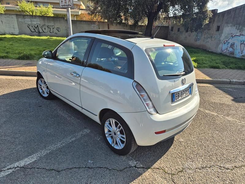 Usata Lancia Ypsilon 75 CV (55 kW) 2010 Utilitaria