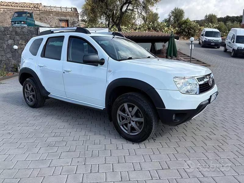 Usata Dacia Duster Ambiance 110 CV (80 kW) 2011 Bianco SUV