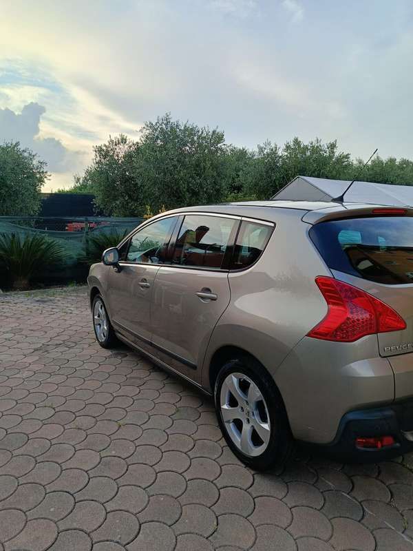 Usata Peugeot 3008 Active 163 CV (119 kW) 2012 Marrone Monovolume