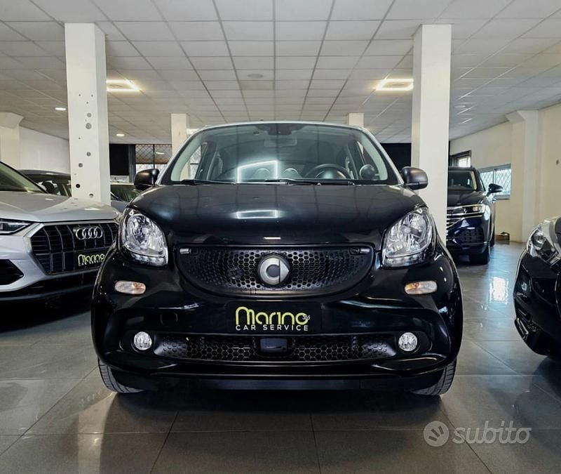Usata Smart ForFour 71 CV (52 kW) 2019 Nero Utilitaria