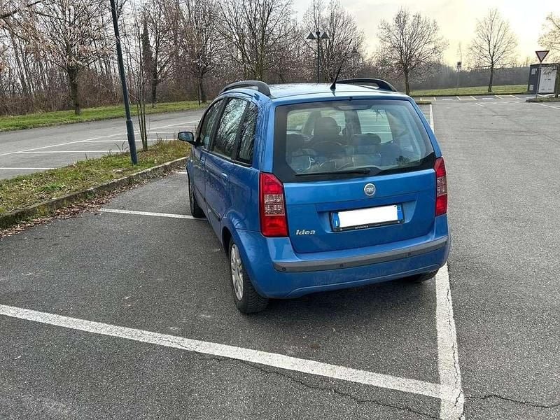 Usata Fiat Idea Emotion 95 CV (69 kW) 2004 Blu/azzurro Monovolume