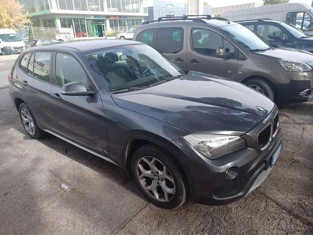 Usata BMW X1 Sport Line 143 CV (105 kW) 2013 Grigio SUV