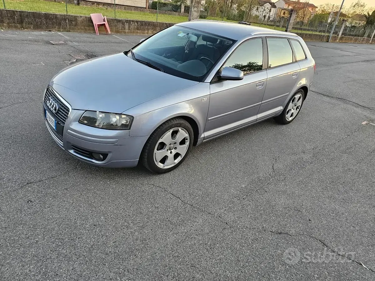 Usata Audi A3 Ambiente 140 CV (102 kW) 2005 Grigio Utilitaria