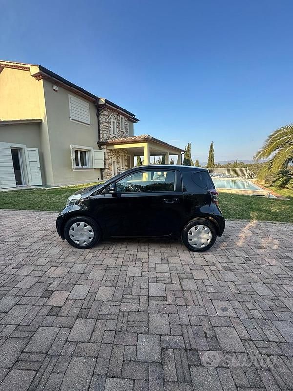 Usata Toyota iQ Style 68 CV (50 kW) 2014 Nero Utilitaria