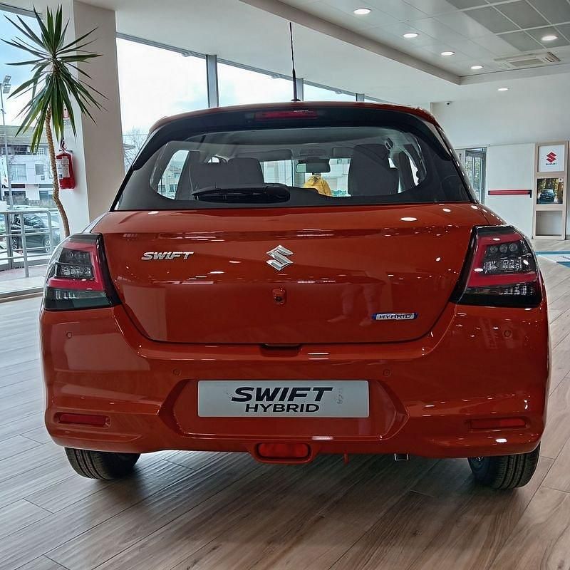 Nuova Suzuki Swift 83 CV (61 kW) 2026 Arancione Utilitaria