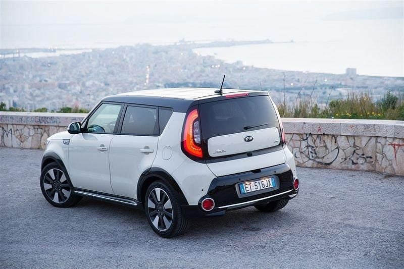 Usado Kia Soul 128 CV (94 kW) 2016 Negro SUV