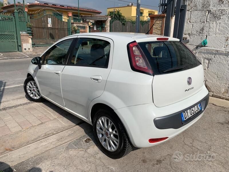 Usata Fiat Punto Evo Emotion 135 CV (99 kW) 2010 Bianco Utilitaria