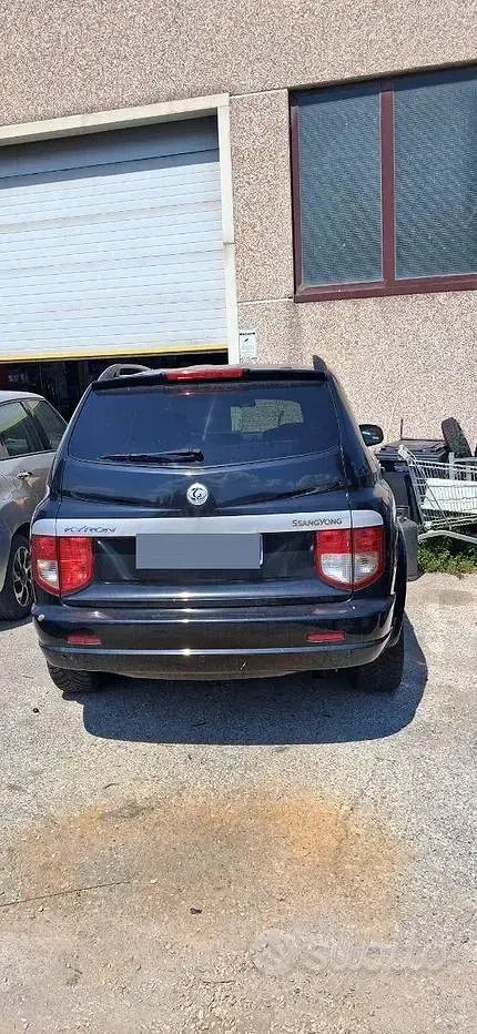 Usata SsangYong Kyron 141 CV (103 kW) 2006 Nero SUV