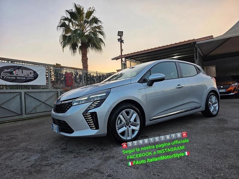 Argento Usata 2021 Renault Clio V Tre volumi | 13.990 € (Ottimo prezzo) - Immagine 1/4