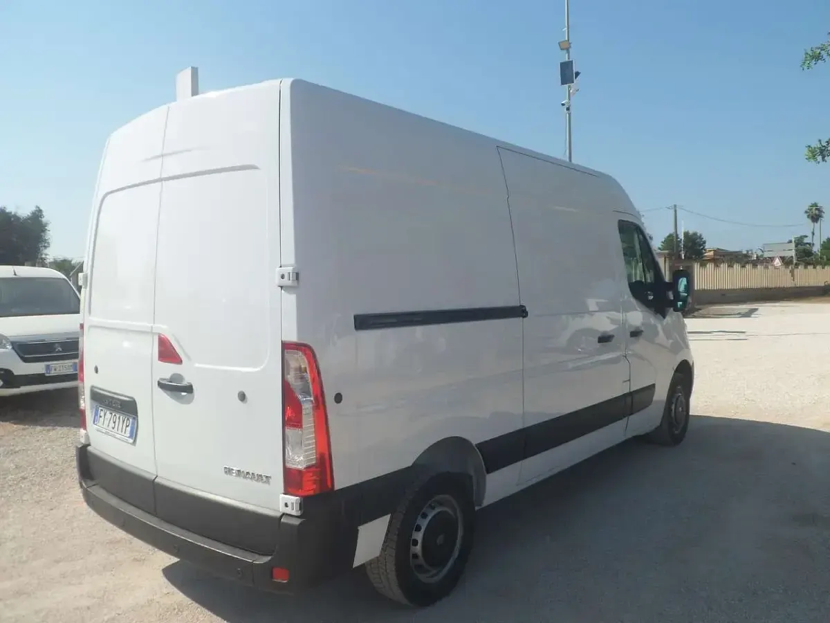 Usata Renault Master 145 CV (106 kW) 2020 Bianco Monovolume