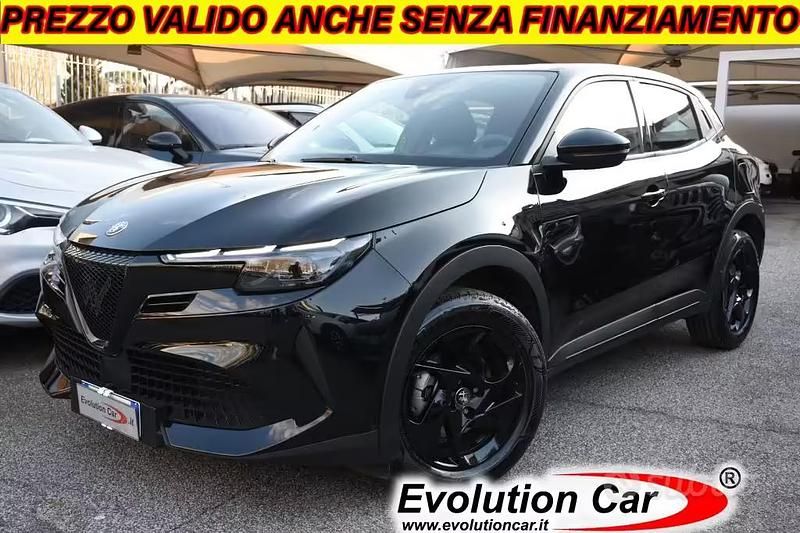 Usata Alfa Romeo GT Junior 136 CV (100 kW) 2024 Nero pastello SUV