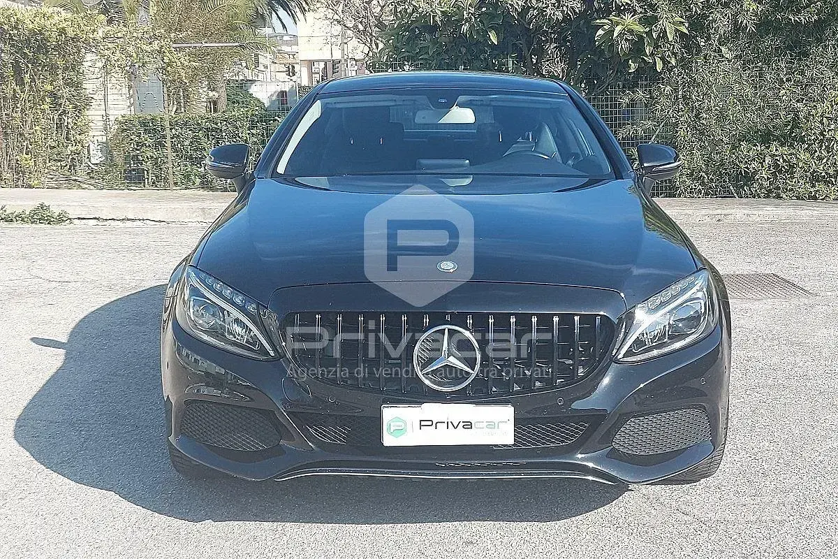 Usata Mercedes C220 170 CV (125 kW) 2016 Nero Coupé
