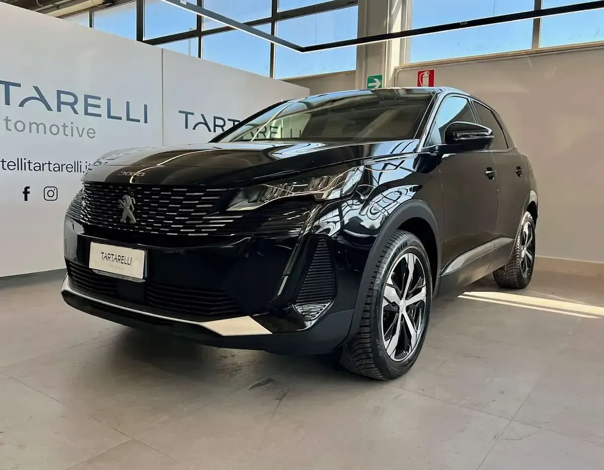 Usata Peugeot 3008 Allure 131 CV (96 kW) 2023 Nero SUV