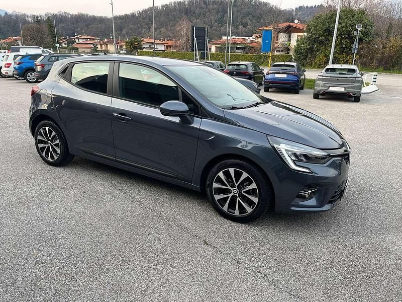 Usata Renault Clio V Business 91 CV (66 kW) 2022 Blu/azzurro Berlina