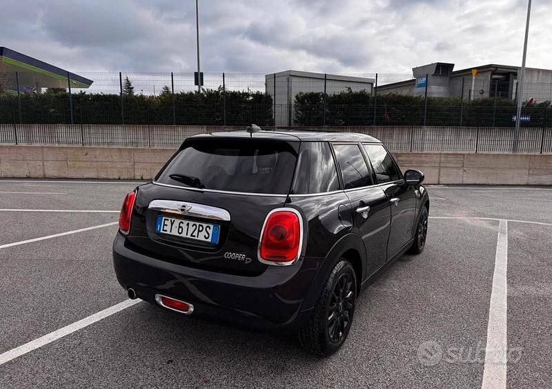 Usata Mini Cooper D 2015 Nero Utilitaria