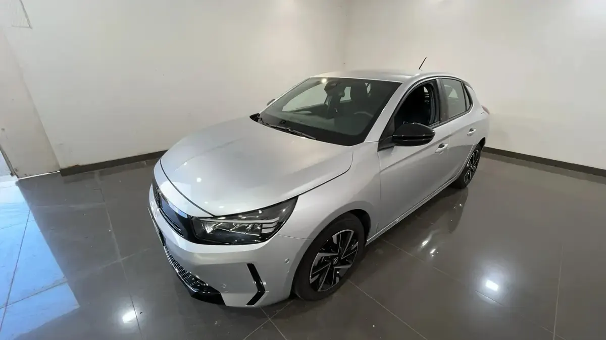 Usata Opel Corsa S 100 CV (73 kW) 2025 Kaolin white Utilitaria