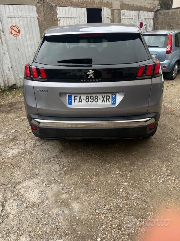 Grigio Usata 2018 Peugeot 3008 SUV | 14.500 € - Immagine 1/4