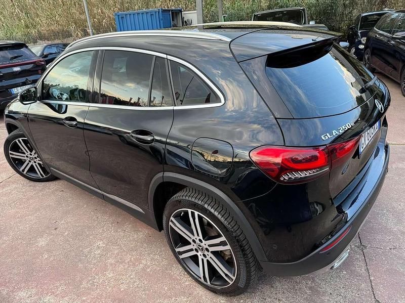 Usata Mercedes GLA250 160 CV (117 kW) 2020 Nero SUV