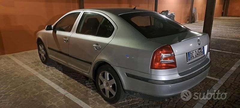 Usata Skoda Octavia 2005 Grigio Berlina