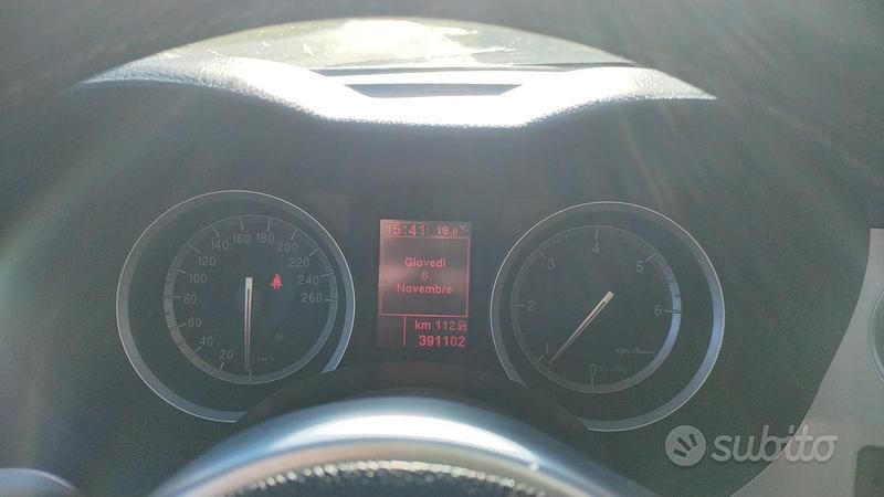 Nero Usata 2006 Alfa Romeo 159 Distinctive Tre volumi | 1000 € (Buon prezzo) - Immagine 1/4