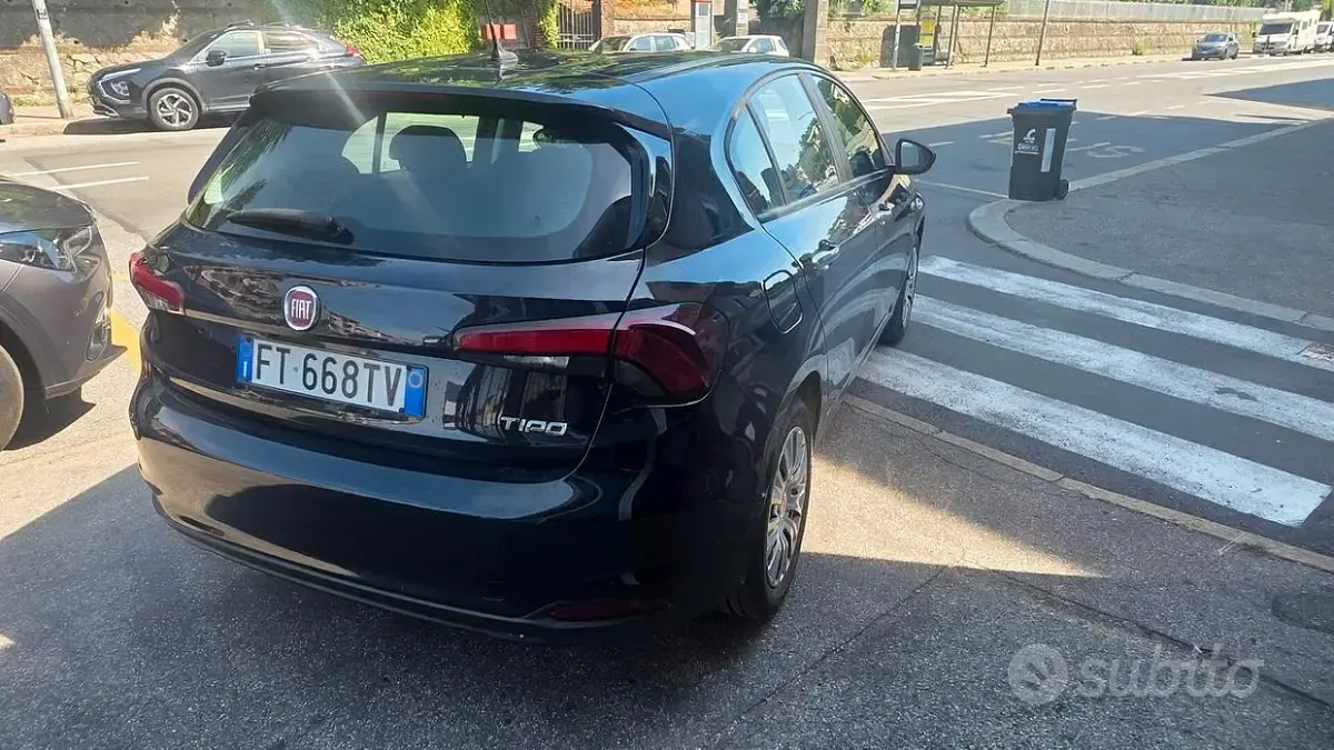 Usata Fiat Tipo Easy 120 CV (88 kW) 2018 Bluazzurro Berlina