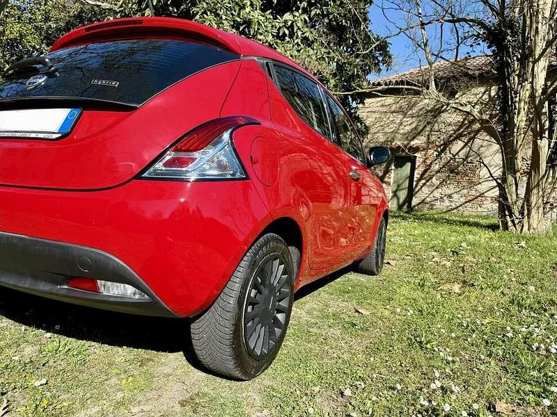 Usata Lancia Ypsilon Silver 69 CV (50 kW) 2021 Utilitaria