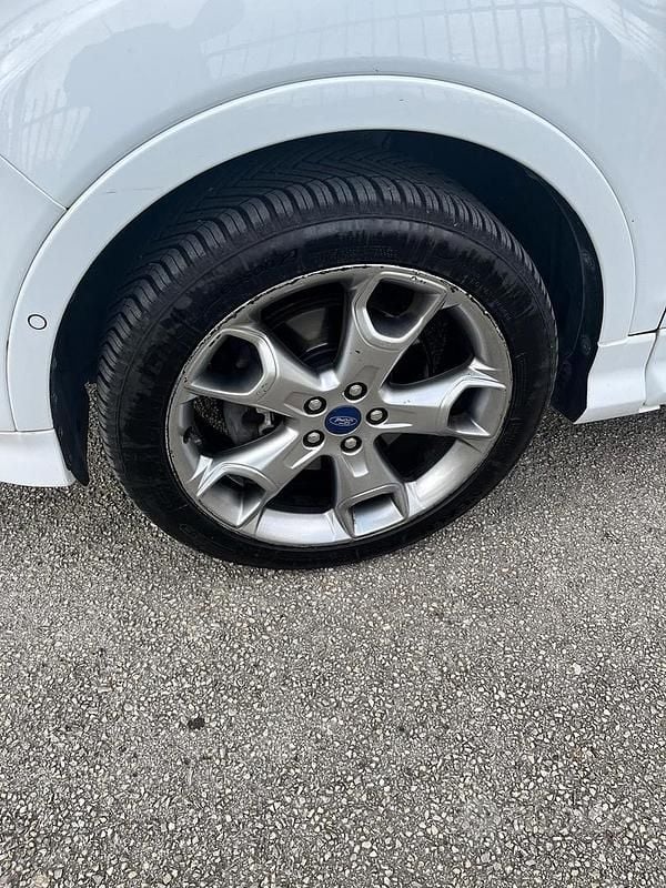 Usata Ford Kuga 180 CV (132 kW) 2015 Bianco SUV