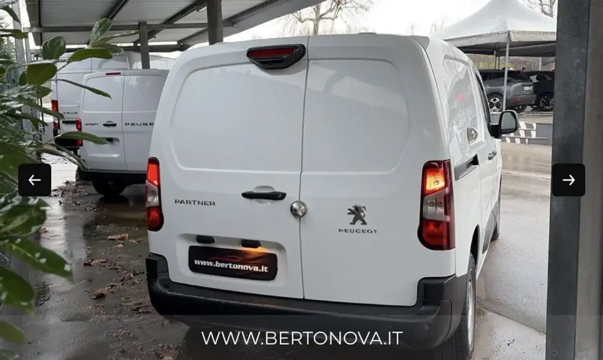 Usata Citroën Berlingo 102 CV (75 kW) 2022 Bianco Monovolume