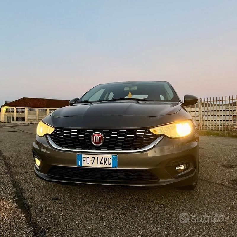 Usata Fiat Tipo Opening Edition 120 CV (88 kW) 2016 Grigio Berlina