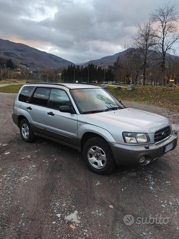 Usata Subaru Forester 2003 Grigio SUV