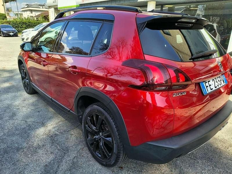 Usata Peugeot 2008 GT-line 120 CV (88 kW) 2016 Rosso SUV