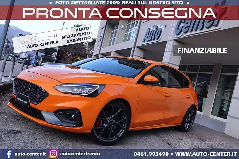 Usata Ford Focus ST 280 CV (205 kW) 2020 Arancione Berlina