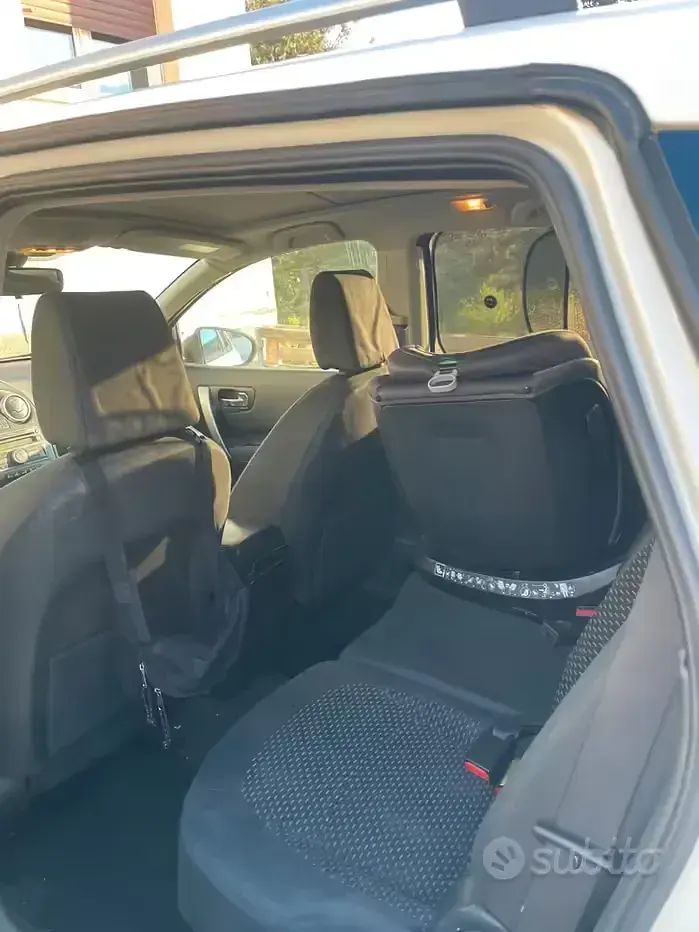 Usata Nissan Qashqai 106 CV (77 kW) 2011 Bianco SUV