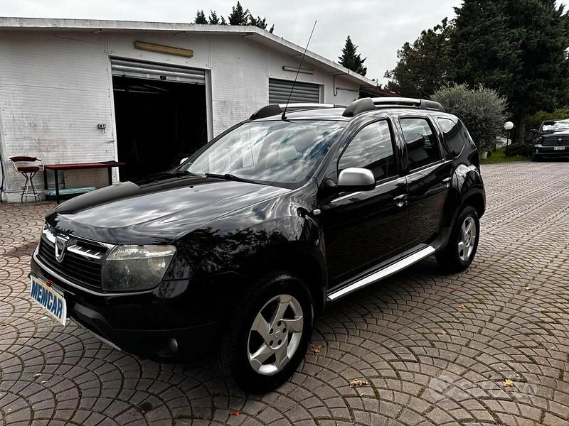 Usata Dacia Duster Lauréate 110 CV (80 kW) 2011 Nero SUV