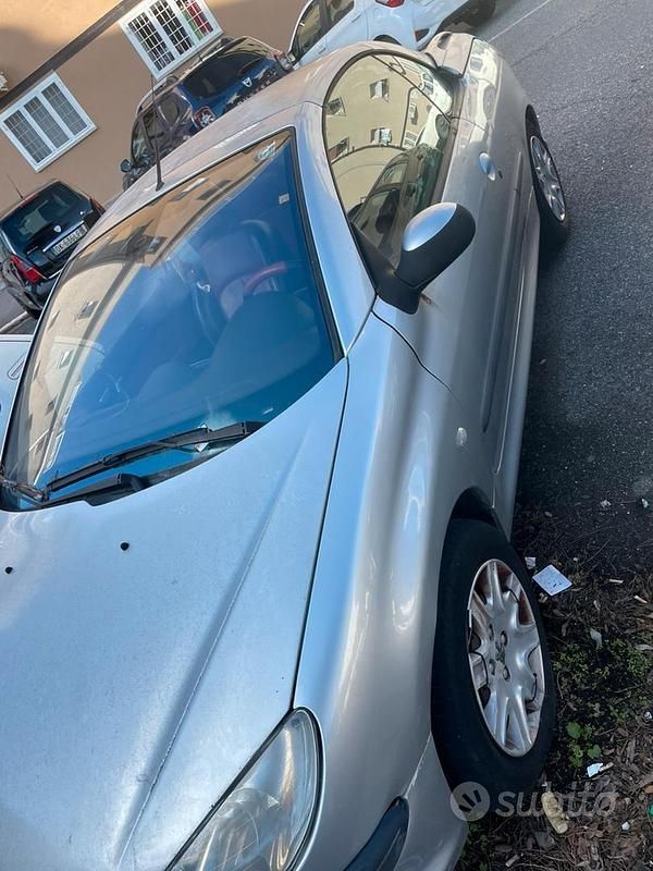 Usata Peugeot 206 CC 2011 Grigio Cabrio