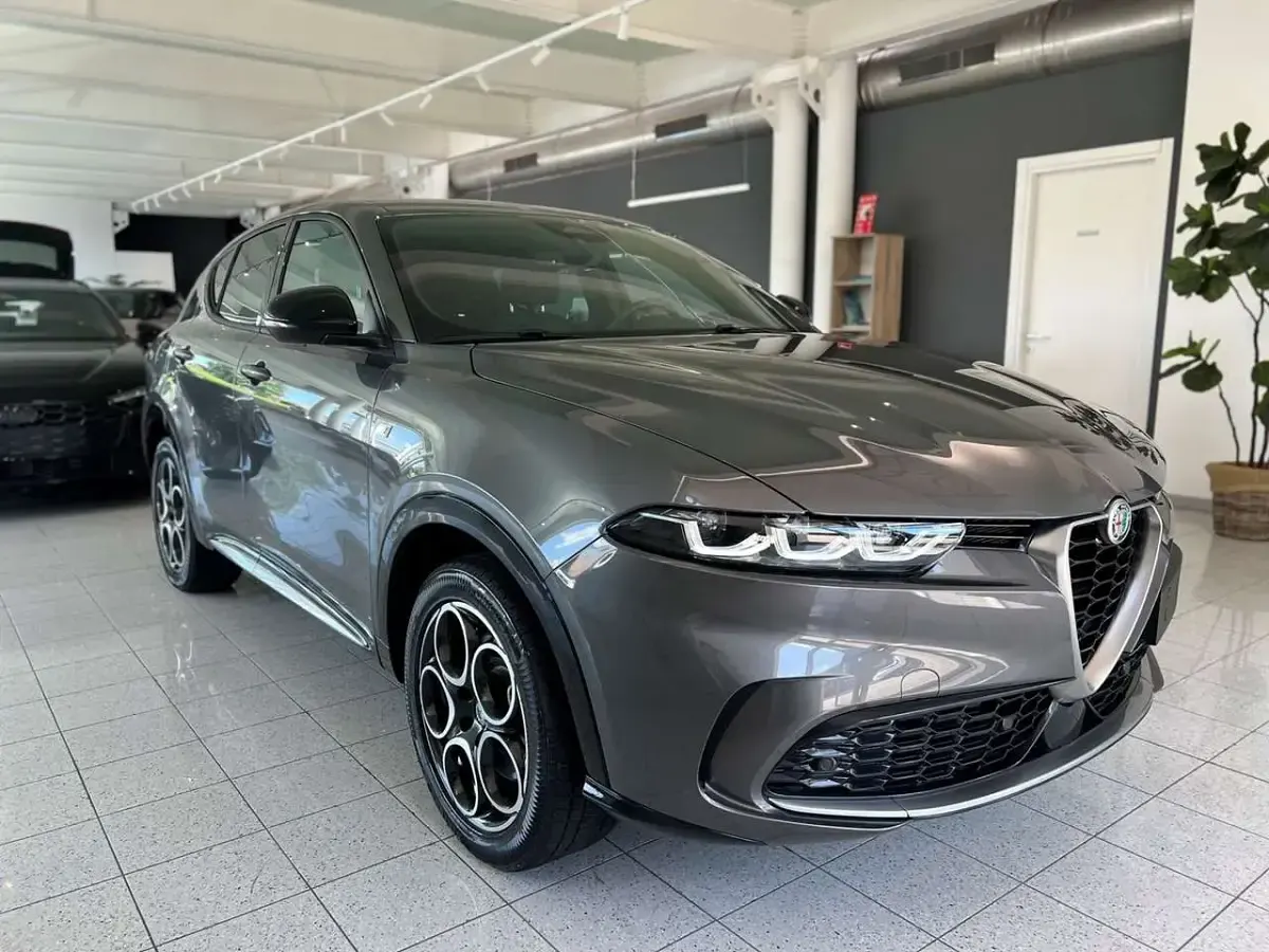 Usata Alfa Romeo Tonale Ti 180 CV (132 kW) 2022 Grigio SUV