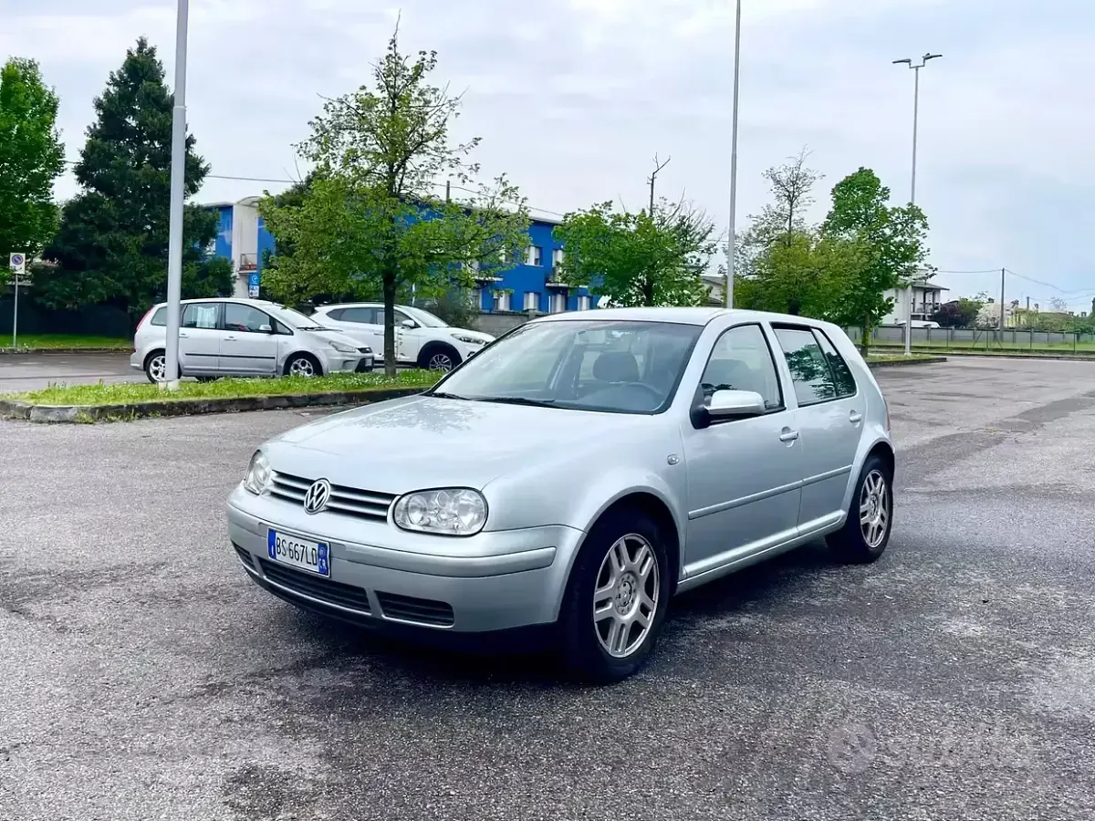 Usata VW Golf IV 116 CV (85 kW) 2001 Grigio Berlina