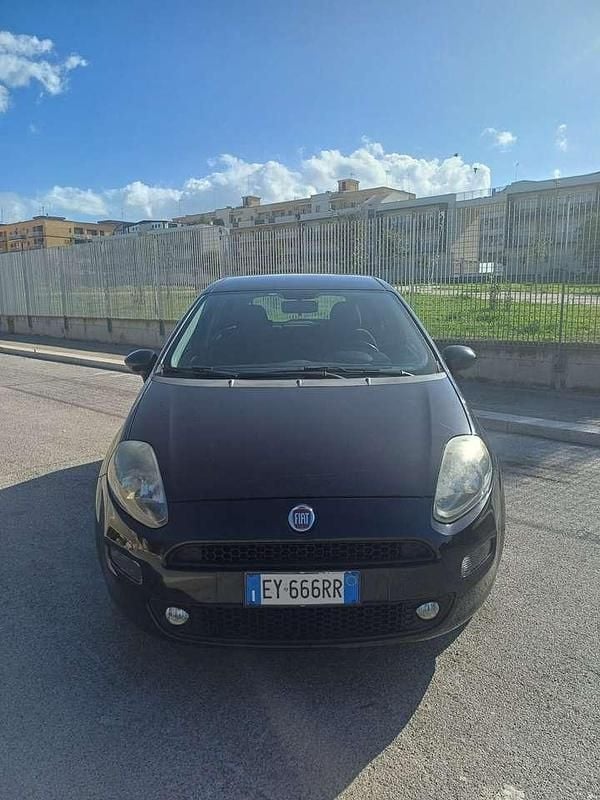 Other Usata 2013 Fiat Grande Punto S Due volumi | 3500 € (Buon prezzo) - Immagine 1/4