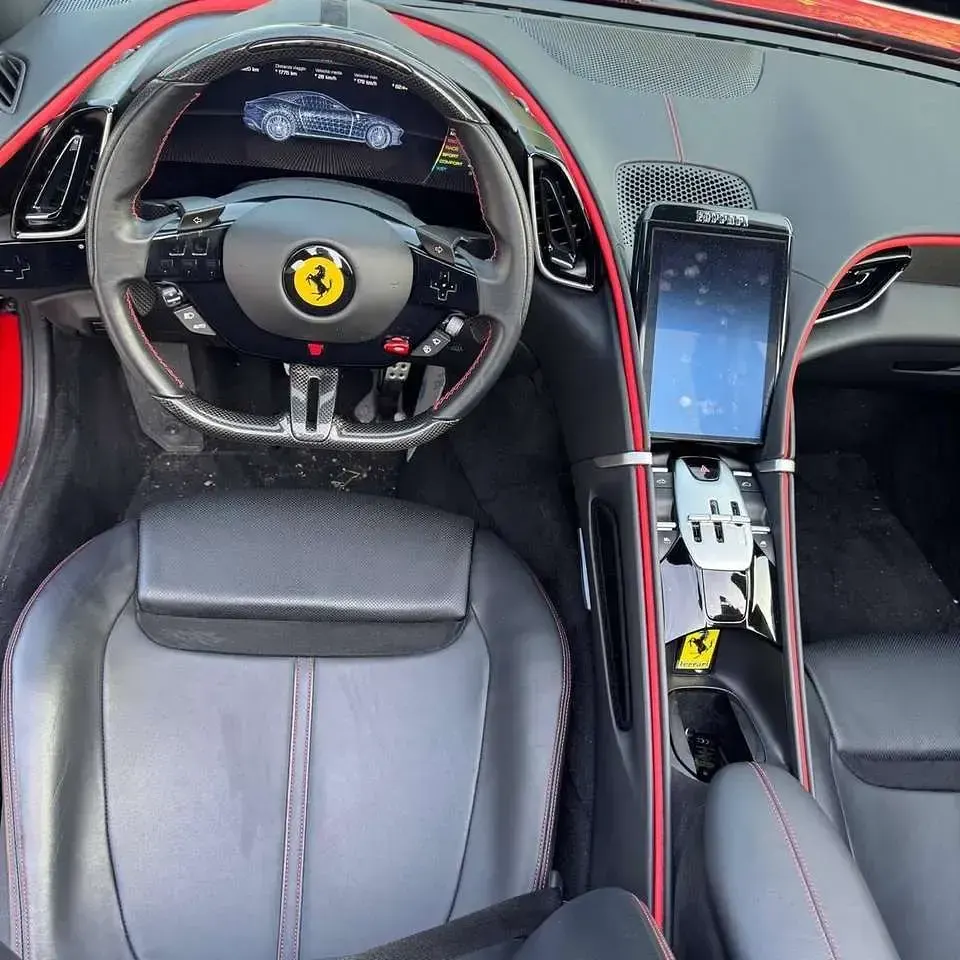 Usata Ferrari Roma 620 CV (456 kW) 2025 Rosso Cabrio