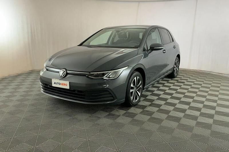Grigio Usata 2021 VW Golf VIII Life | 23.499 € (Ottimo prezzo) - Immagine 1/4