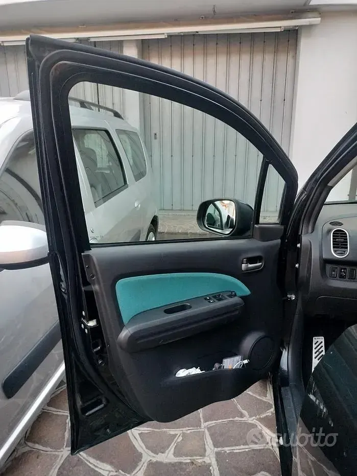 Usata Suzuki Splash 75 CV (55 kW) 2009 Nero Utilitaria