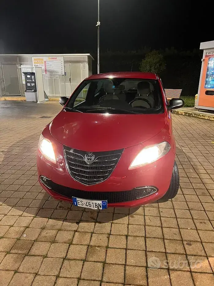 Usata Lancia Ypsilon 85 CV (62 kW) 2013 Utilitaria