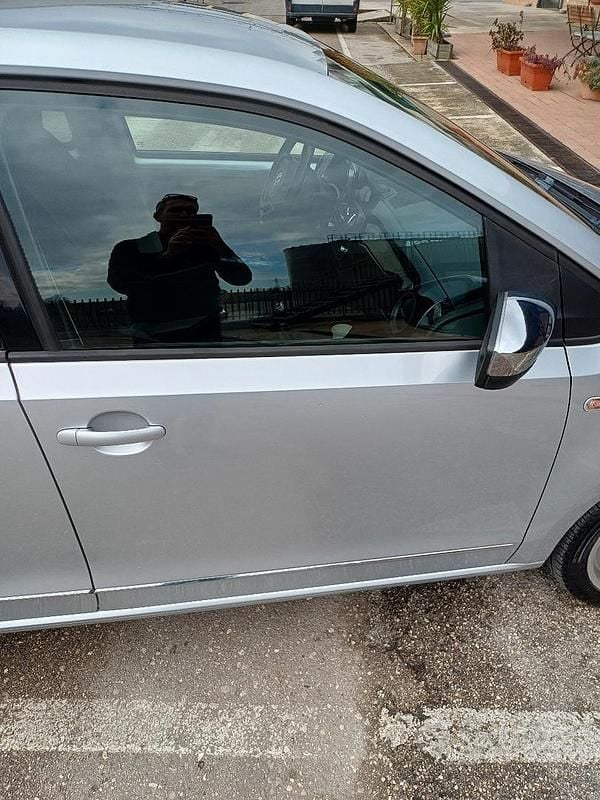 Usata VW up! 68 CV (50 kW) 2014 Grigio Utilitaria